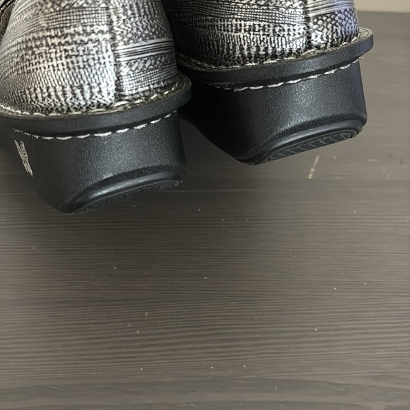 Alegria Womens Paloma Mary Jane Silver Metallic Leather Size 39 - Picture 8 of 13